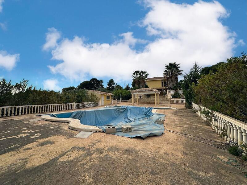 5 bedroom Villa for sale