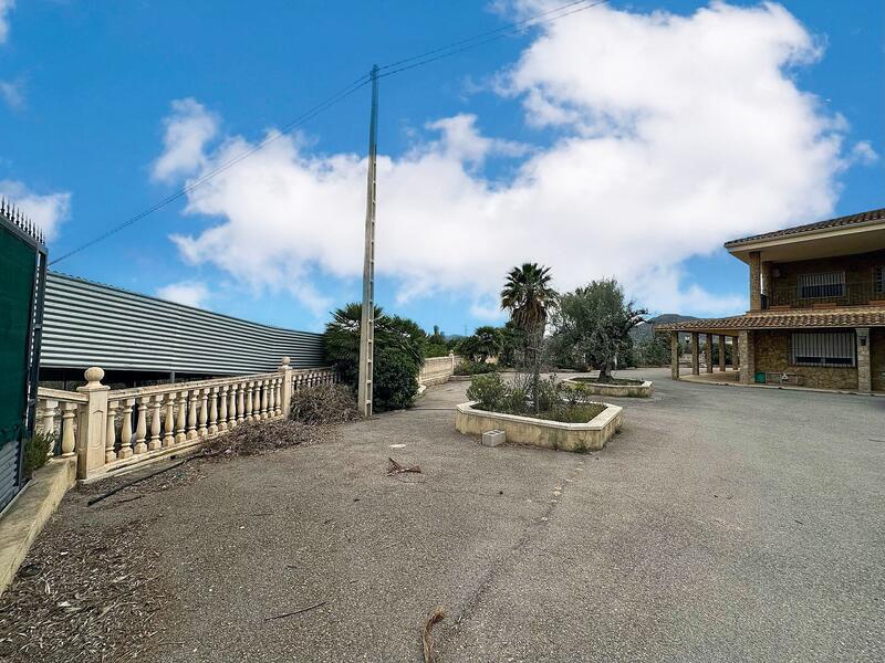 5 bedroom Villa for sale