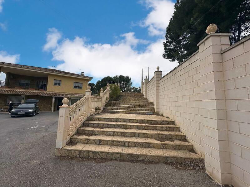 5 bedroom Villa for sale