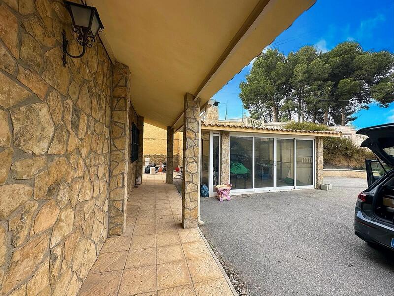 5 bedroom Villa for sale