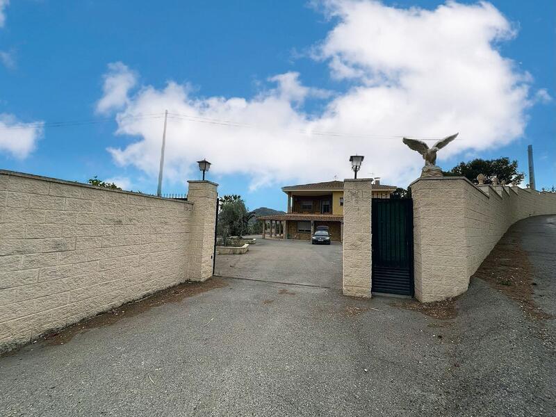 5 bedroom Villa for sale
