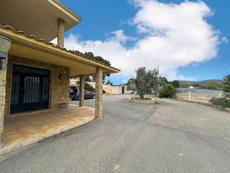 5 bedroom Villa for sale