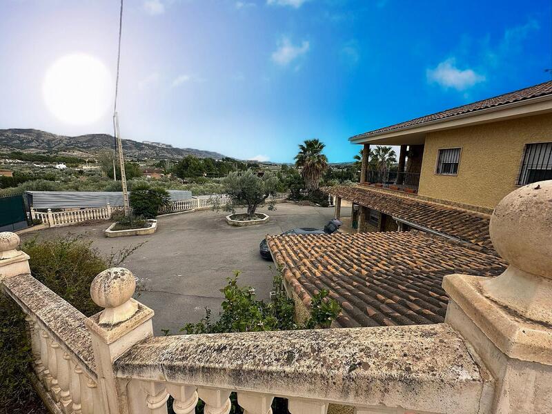 5 bedroom Villa for sale