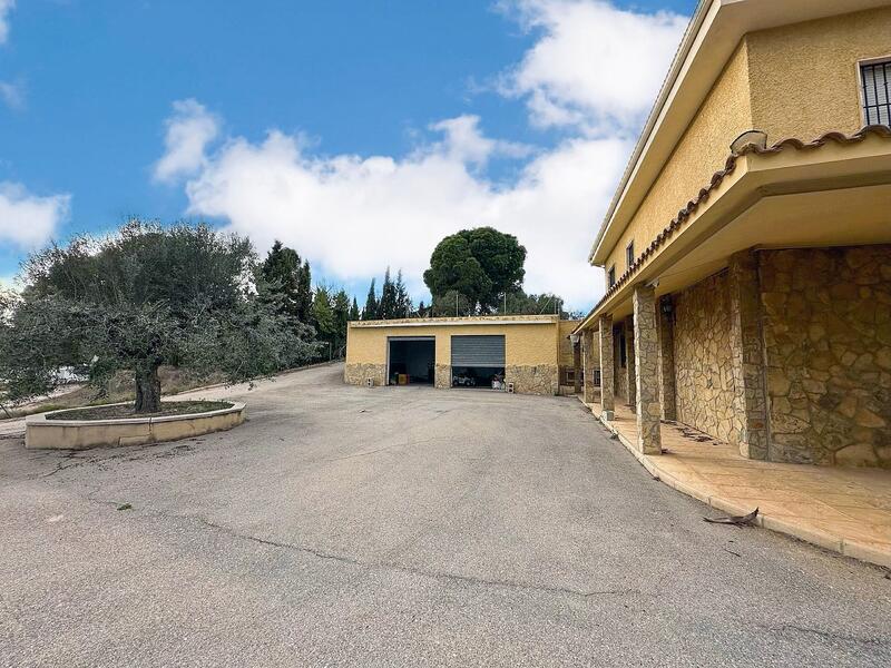 5 bedroom Villa for sale