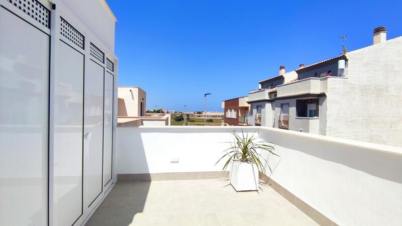 3 slaapkamer Gezinswoning Te koop
