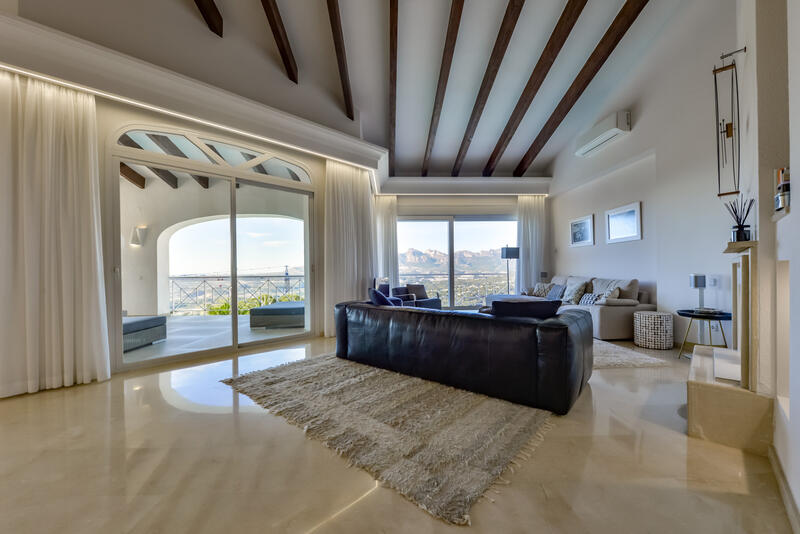 8 bedroom Villa for sale