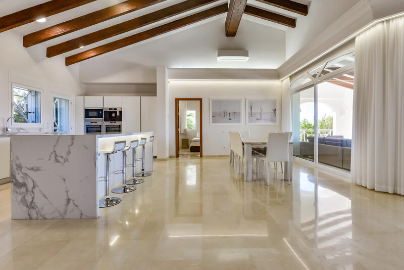 8 bedroom Villa for sale