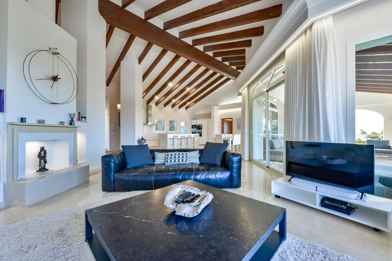 8 bedroom Villa for sale