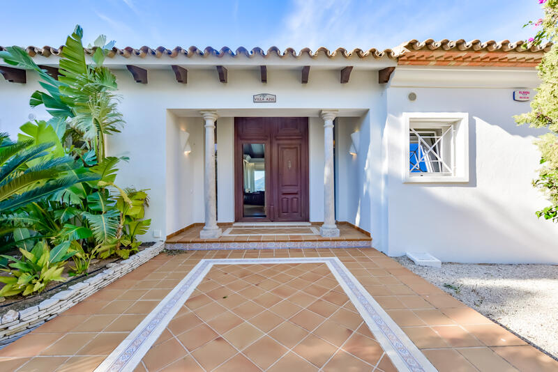 8 bedroom Villa for sale