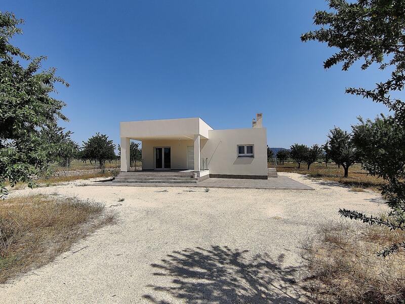 Villa for sale in Pinoso, Alicante