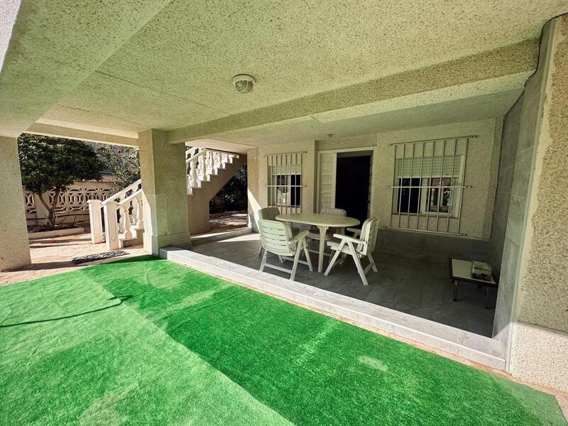 Villa Te koop in Torrevieja, Alicante