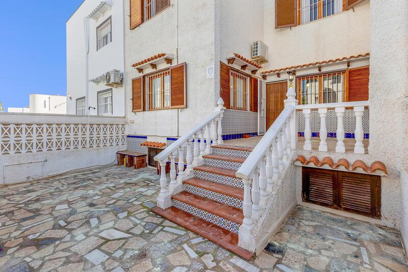 Radhus till salu i Torrevieja, Alicante