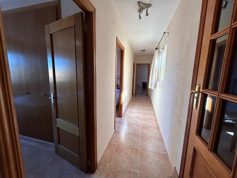 3 slaapkamer Gezinswoning Te koop