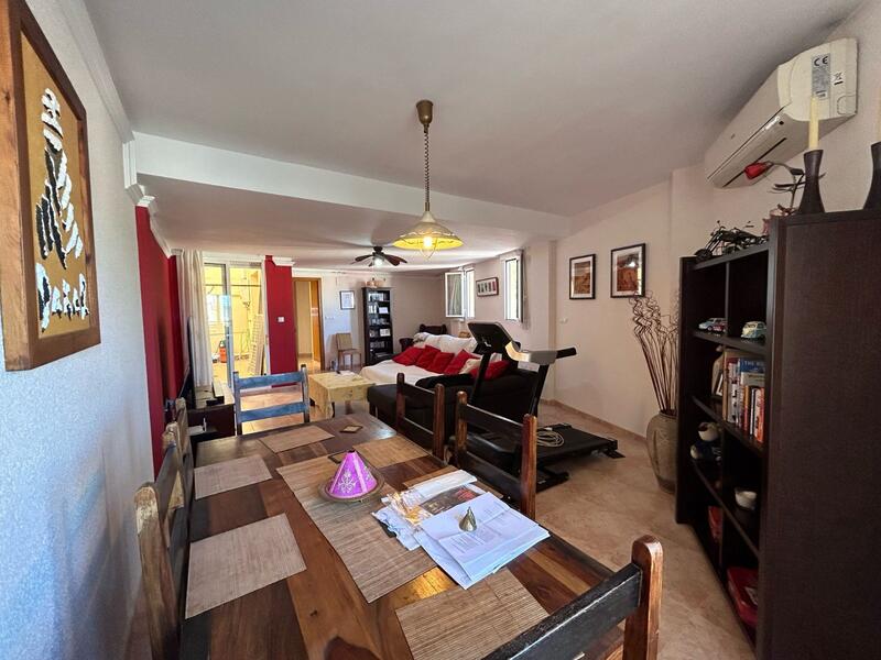 3 slaapkamer Gezinswoning Te koop