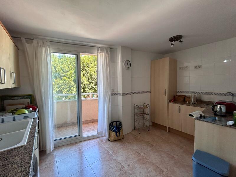 3 slaapkamer Gezinswoning Te koop