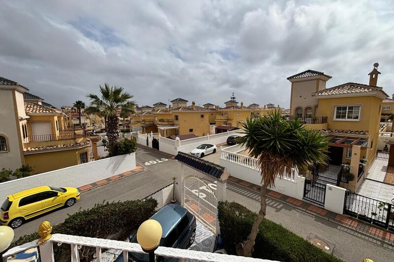3 Cuarto Villa en venta