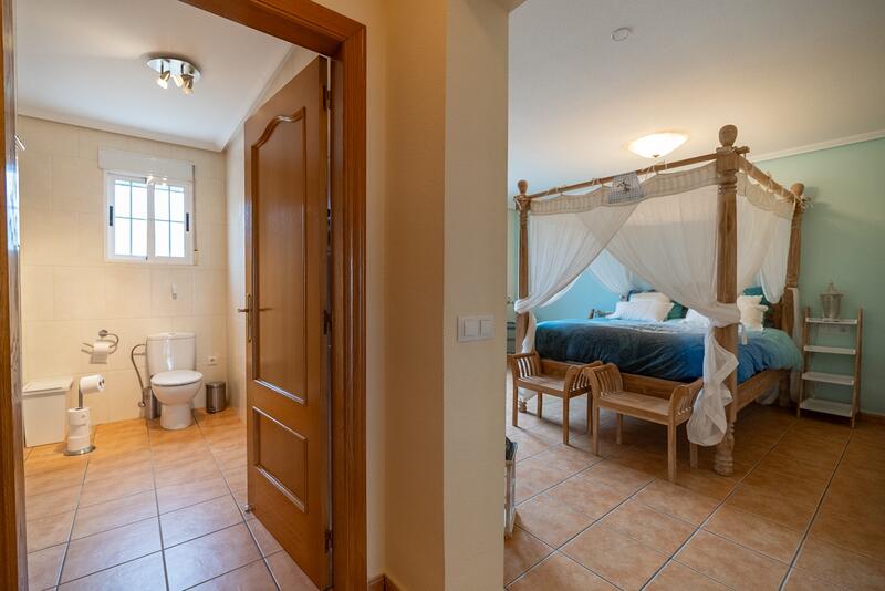 6 Cuarto Villa en venta