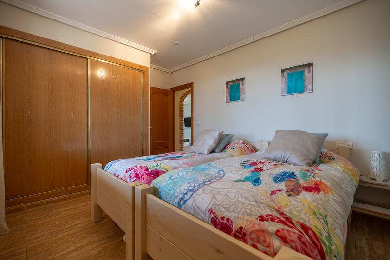 6 Cuarto Villa en venta