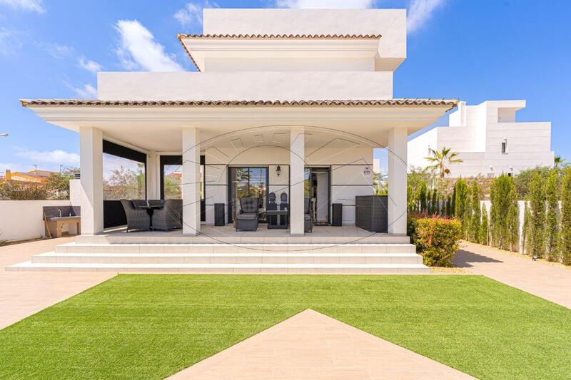Villa til salg i Ciudad Quesada, Alicante