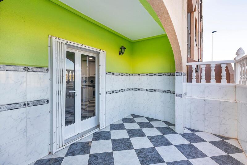 2 bedroom Townhouse for sale