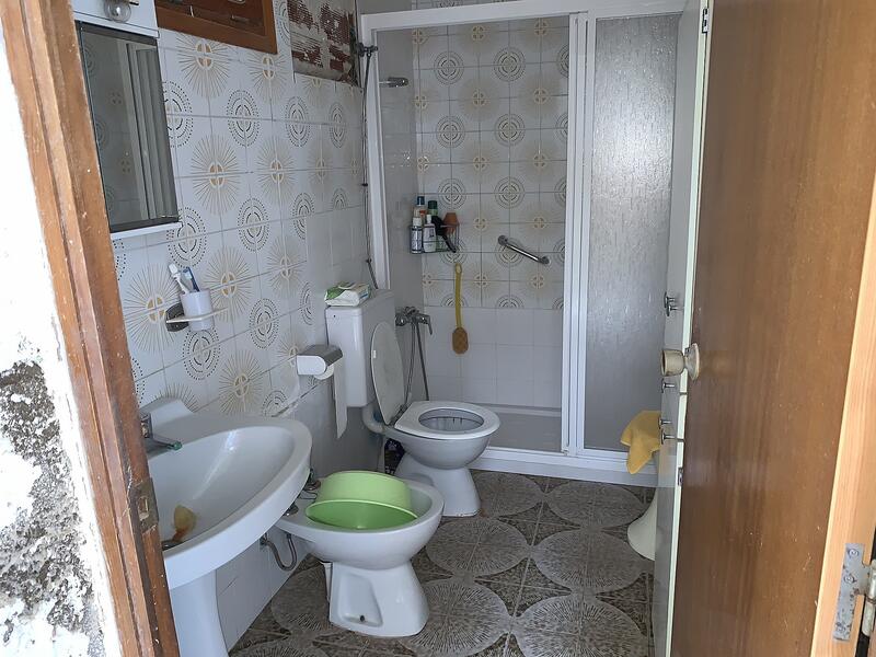 5 bedroom Townhouse for sale