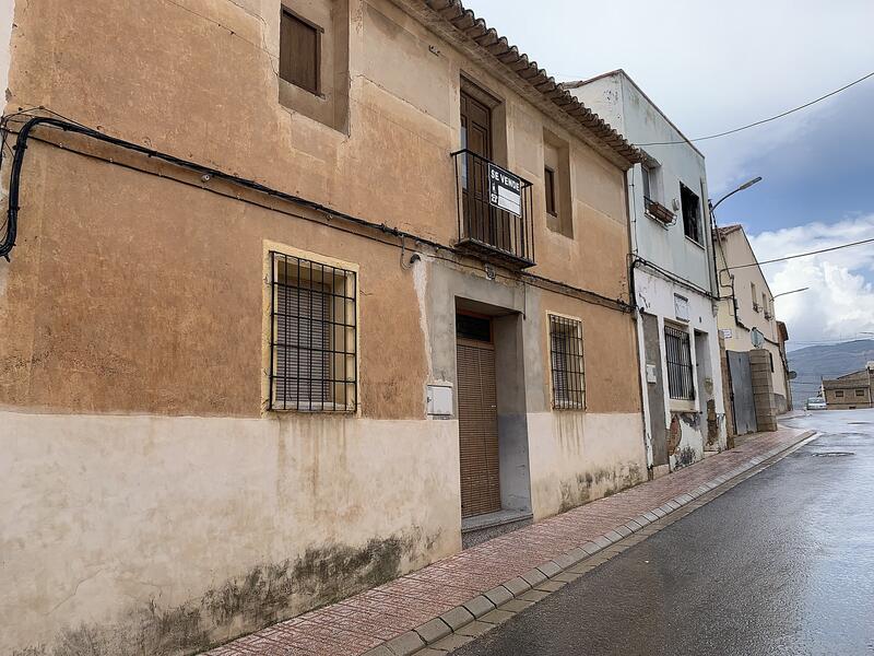 5 bedroom Townhouse for sale