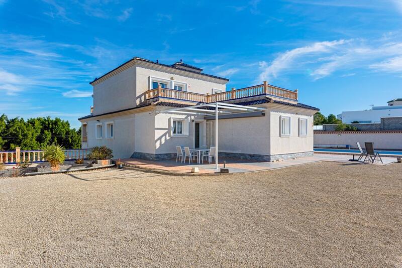 4 Schlafzimmer Villa zu verkaufen
