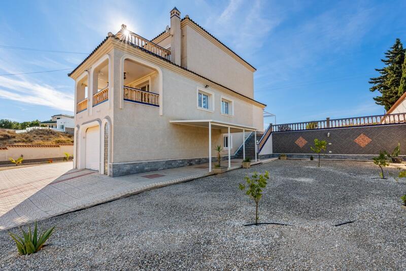 4 Schlafzimmer Villa zu verkaufen