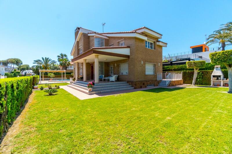 5 soverom Villa til salgs