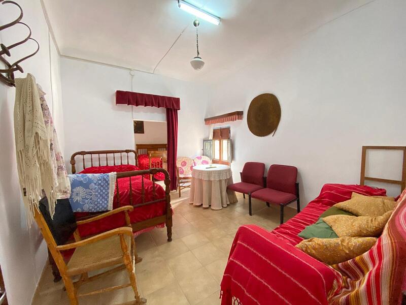 8 bedroom Country House for sale