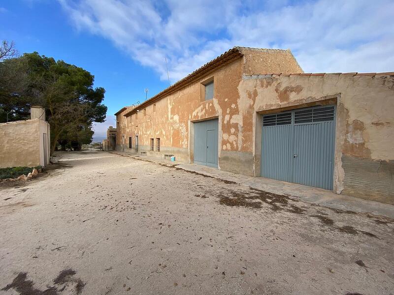 8 bedroom Country House for sale
