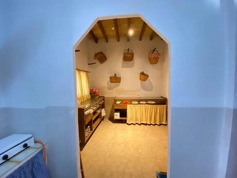 8 bedroom Country House for sale