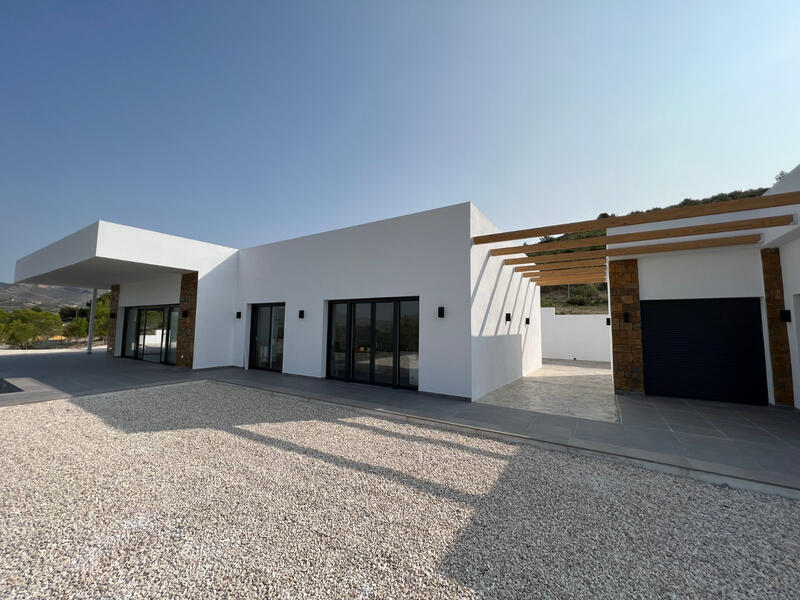 Villa en venta en La Romana, Alicante