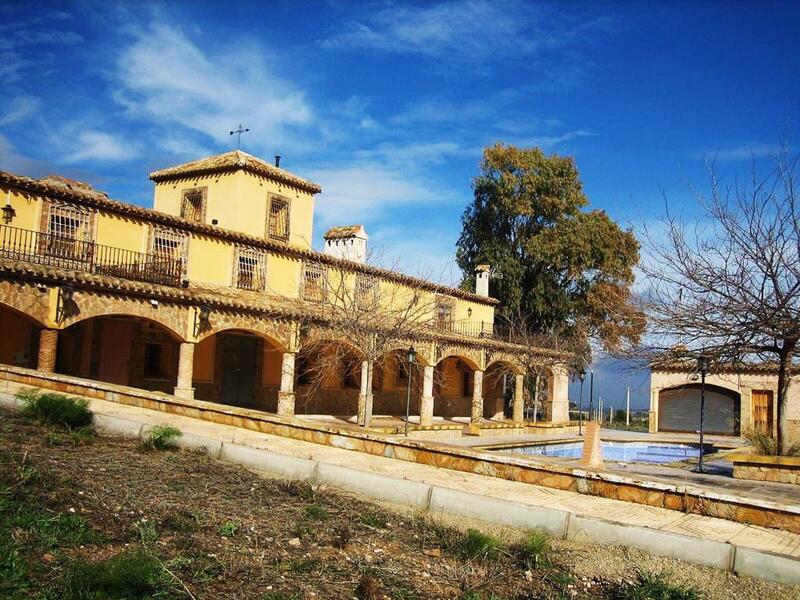 7 Cuarto Casa de Campo en venta