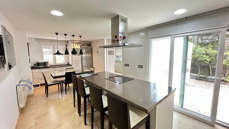 5 bedroom Villa for sale