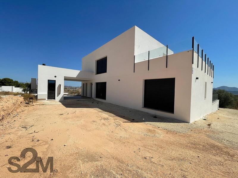 Villa for sale in Pinoso, Alicante