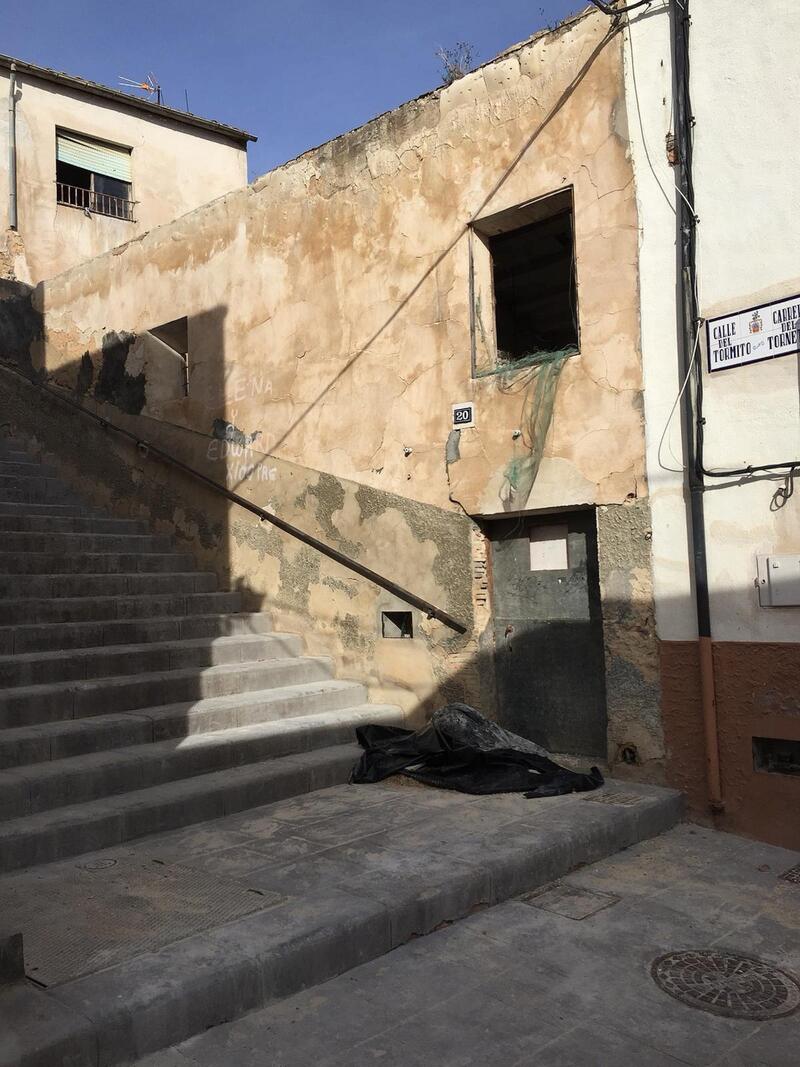 Annen til salgs i Onil, Alicante