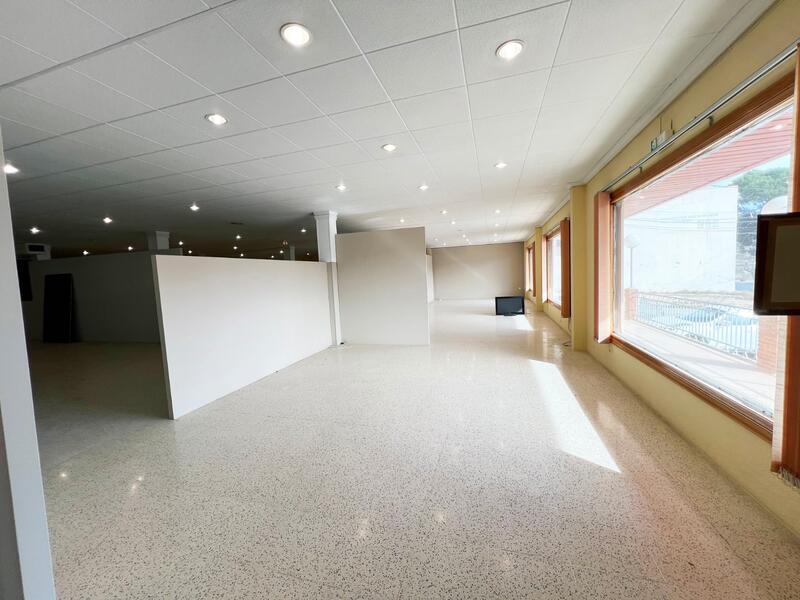 2 Schlafzimmer Handelsimmobilie für Langzeitmiete