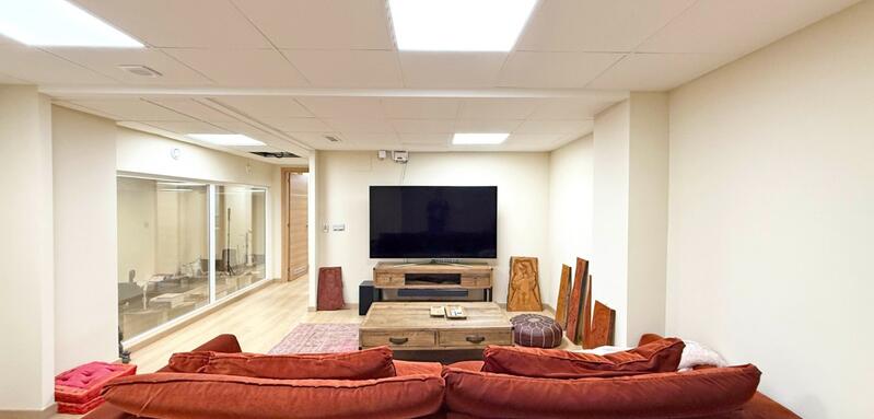 1 bedroom Commercial Property for sale
