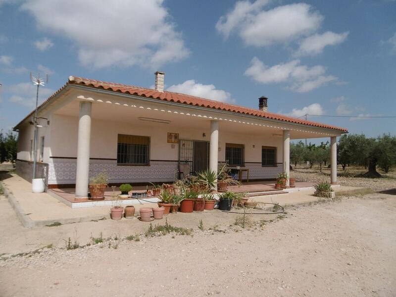 Villa for sale in Yecla, Murcia