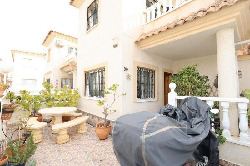 2 Cuarto Villa en venta