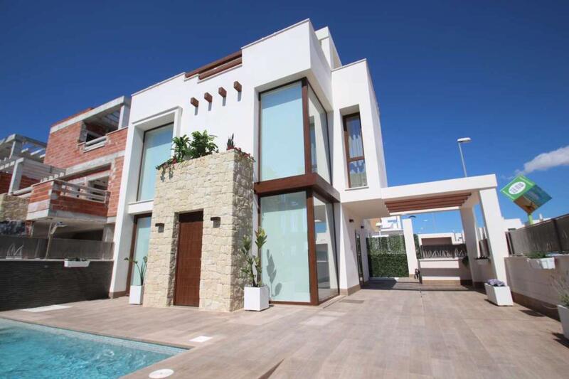 Villa for sale in La Manga del Mar Menor, Murcia