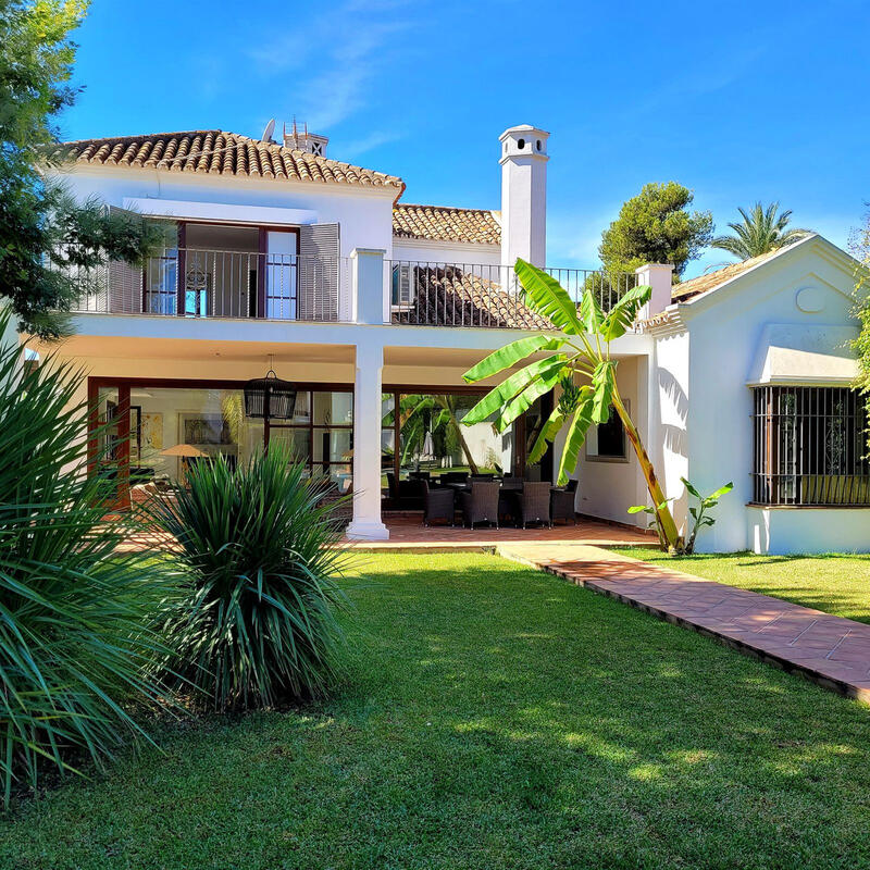 Villa til salgs i Guadalmina Baja, Málaga