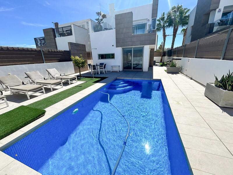 Villa à vendre dans El Raso, Alicante