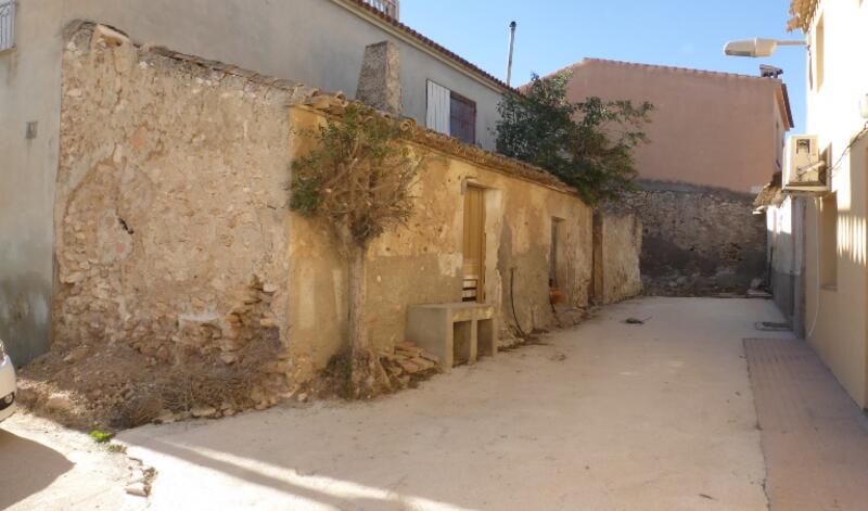 4 bedroom Townhouse for sale