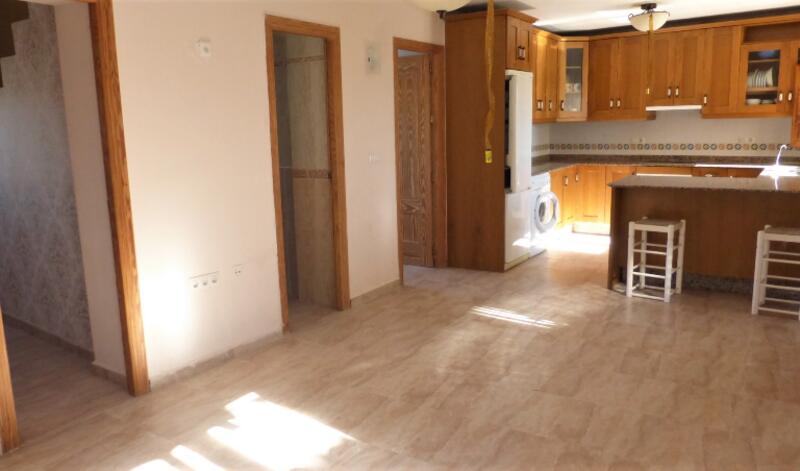 4 bedroom Townhouse for sale