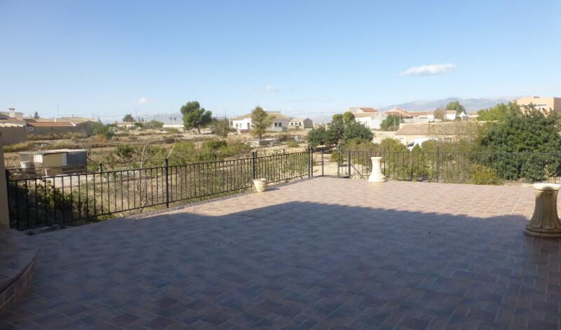 4 bedroom Townhouse for sale