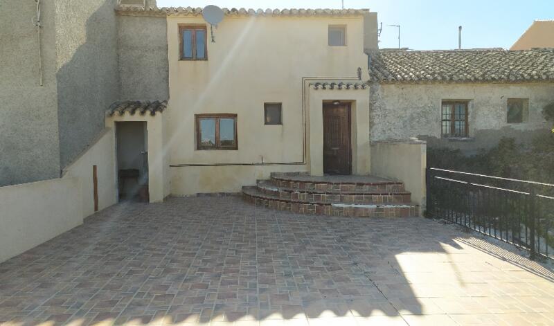 4 bedroom Townhouse for sale