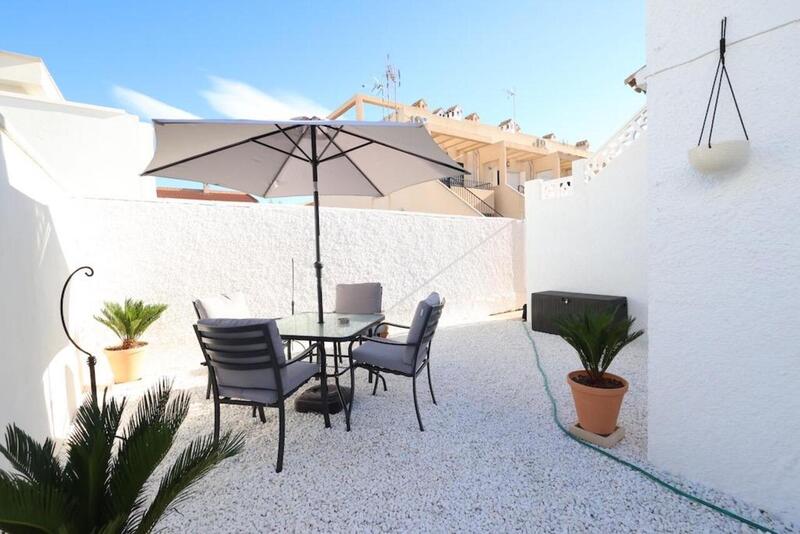 вилла продается в Torrevieja, Alicante