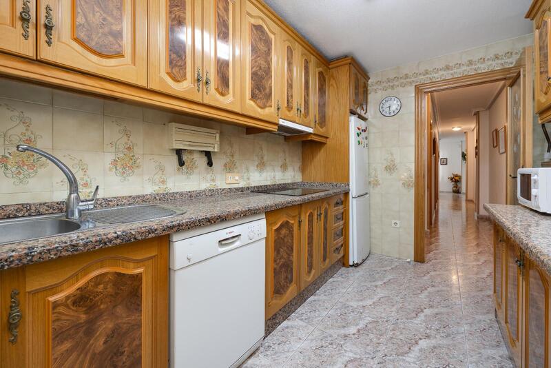 4 bedroom Apartment for sale